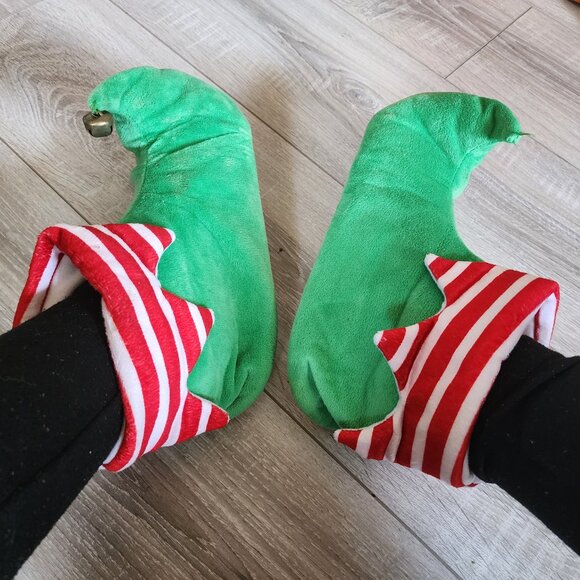 Holiday Elf slippers - Picture 2 of 4